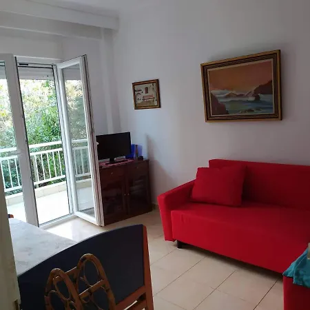 Wonderful And Cozy 50m From The Sea Apartment