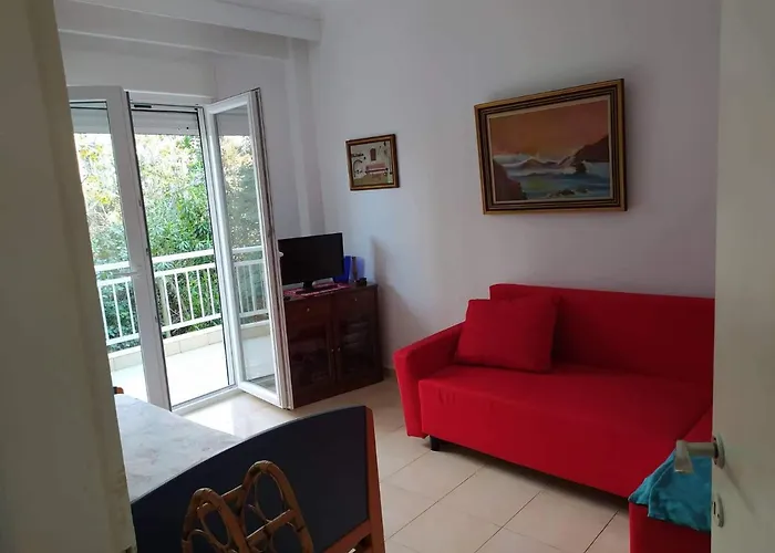 Wonderful And Cozy 50m From The Sea Apartament